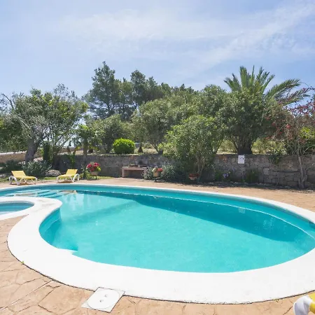 Tranquil Mansion In With Swimming Pool Casa de Férias