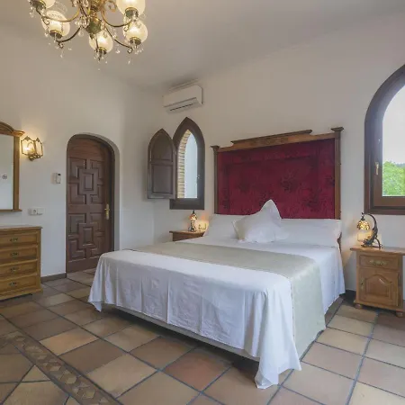 Tranquil Mansion In With Swimming Pool Casa de Férias Santa Eulária des Riu