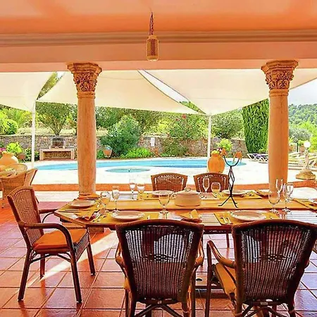 Tranquil Mansion In With Swimming Pool