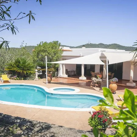 Hébergement de vacances Tranquil Mansion In With Swimming Pool *