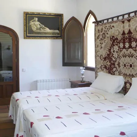 Hébergement de vacances Tranquil Mansion In With Swimming Pool *